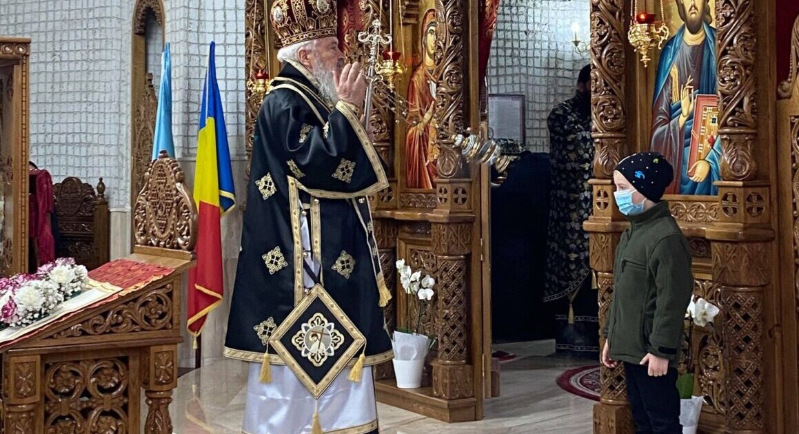 Mitropolitul Clujului a săvârșit Liturghia Darurilor mai înainte sfințite la Mănăstirea Dobric