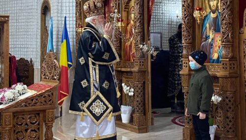 Mitropolitul Clujului a săvârșit Liturghia Darurilor mai înainte sfințite la Mănăstirea Dobric