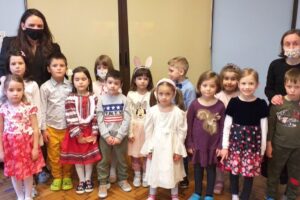 (audio) „Împreună pentru copilașii din Africa” - Târgul caritabil al copiilor Grădiniței „Sfântul Stelian”