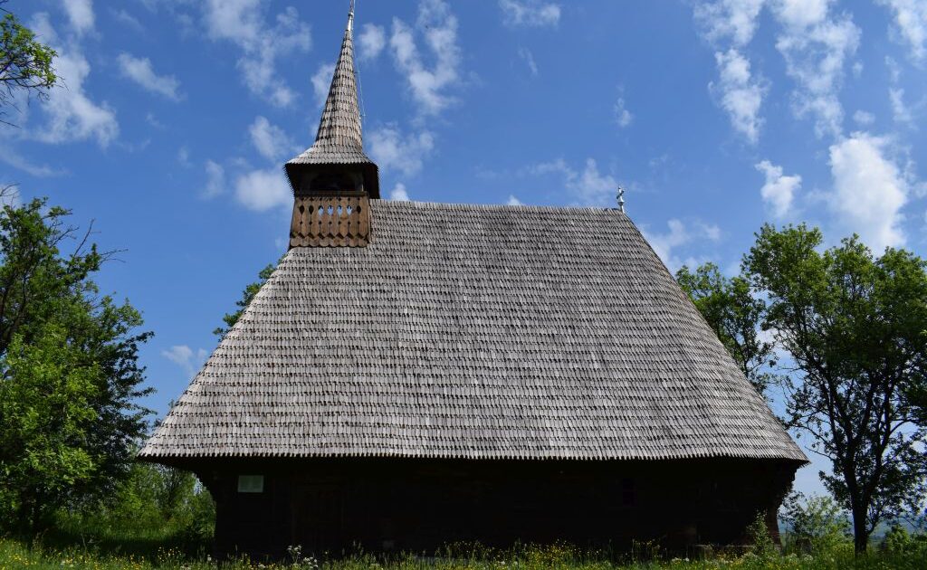 AUDIO Biserica de lemn, monument istoric, din localitatea clujeană Vechea