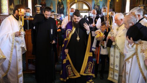 Episcopul-vicar Benedict Bistrițeanul a slujit în satul natal Sartăș, în a treia zi a Sfintelor Paști