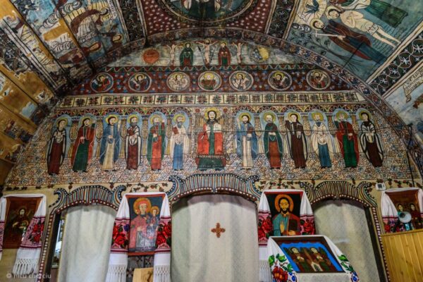 AUDIO Biserica din Tăuți, unul din cele mai valoroase monumente religioase de lemn ale județului Cluj