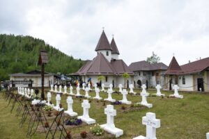 Documentar | Mănăstirea și Cimitirul Eroilor de la Muntele Rece
