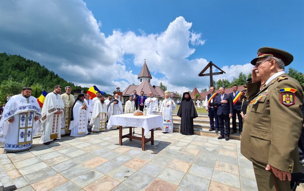 Hramul Mănăstirii „Înălțarea Domnului” de la Muntele Rece | Slujbă de pomenire pentru eroii neamului
