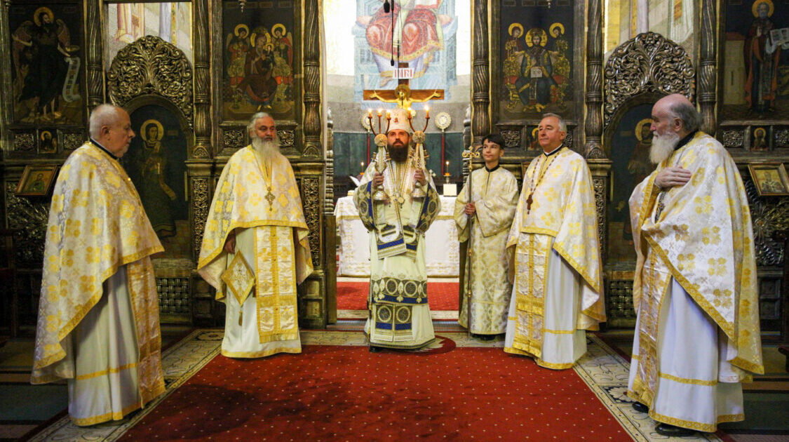 Prezență arhierească la Catedrala Mitropolitană din Cluj | Duminica a 7-a după Paști