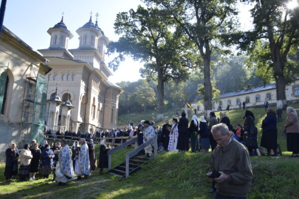 Sărbătoarea Nașterii Maicii Domnului, la Mănăstirea Nicula | Tunderea în monahism a părintelui Chiriac Bărăian