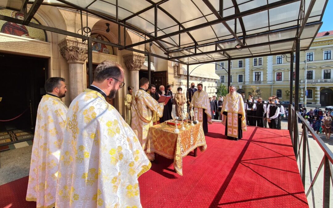 Noul an școlar a început prin rugăciune la Cluj-Napoca | Te Deum la Catedrala Mitropolitană