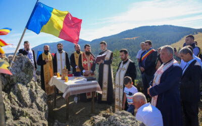 Binecuvântarea Crucii de pe Piatra Bănișorului și lansarea volumului „Vișagu, satul de vis de la poalele Vlădesei”