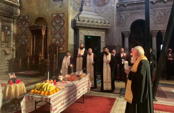 Slujbă de pomenire pentru Monahul Gherasim din Muntele Athos, oficiată de Mitropolitul Clujului