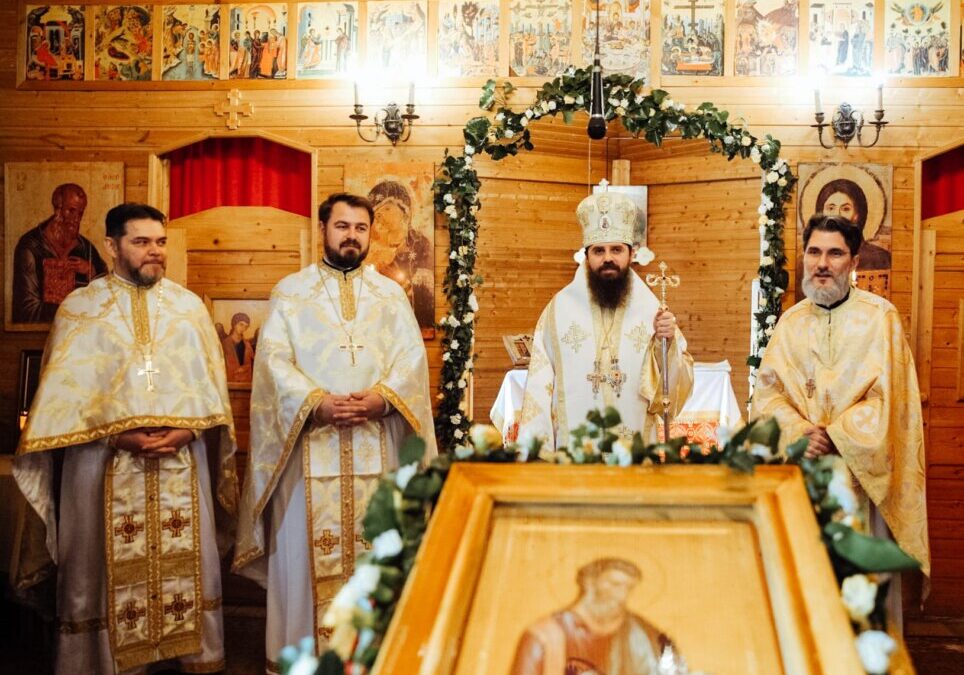 Hramul Parohiei „Sfântul Matei” din Cluj-Napoca, prăznuit în prezența Episcopului-vicar Benedict