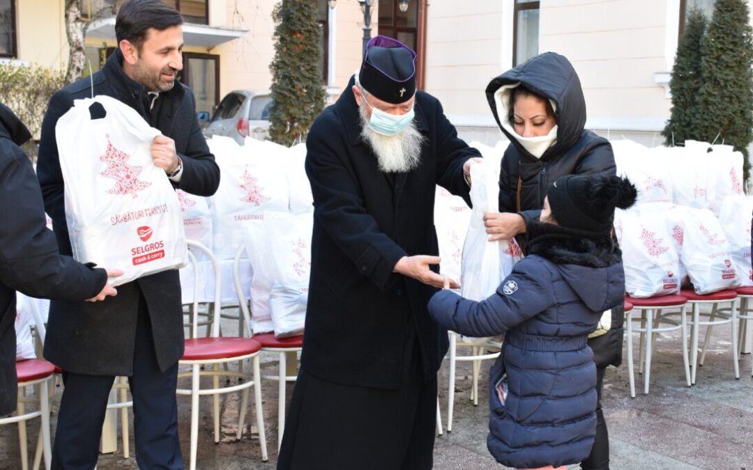 1500 de pachete de Crăciun, oferite persoanelor nevoiașe aflate în evidența Sectorului social-filantropic al Arhiepiscopiei Clujului