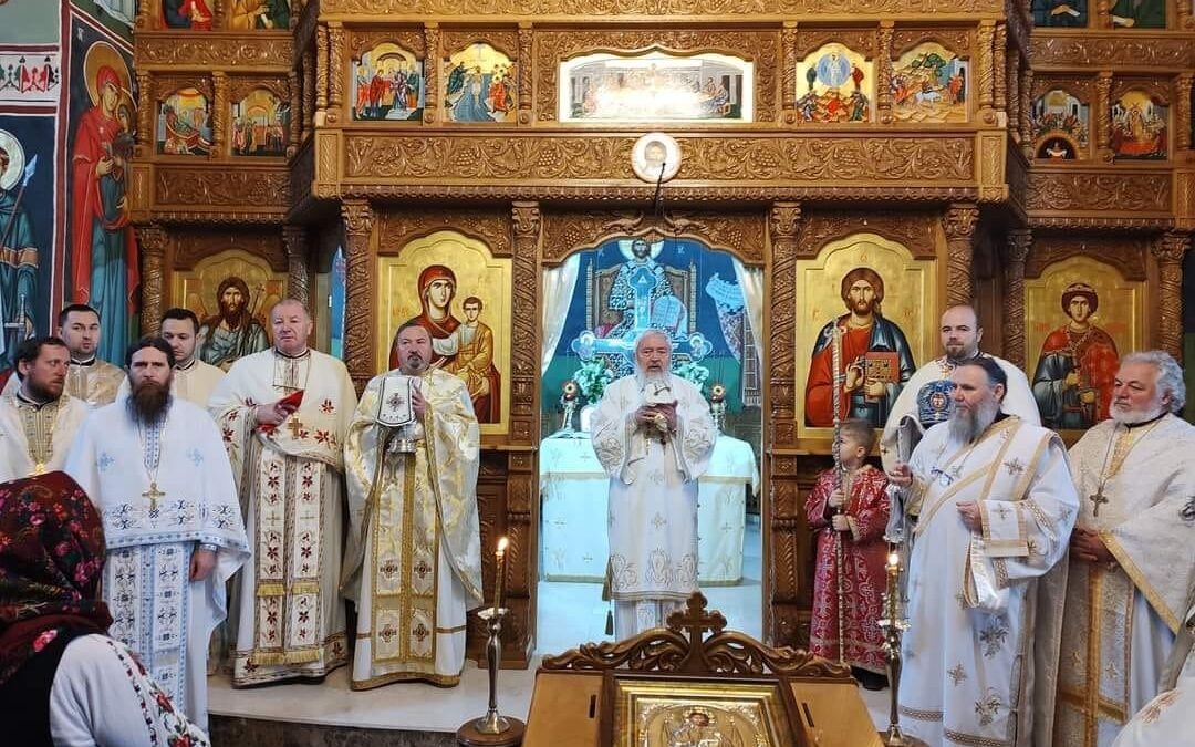 Binecuvântare arhierească în Parohia „Sfântul Mare Mucenic Gheorghe” din Bistriţa