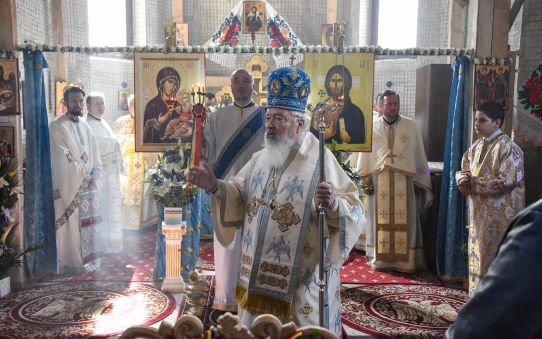 Părintele Mitropolit Andrei a binecuvântat comunitatea parohială din Bața