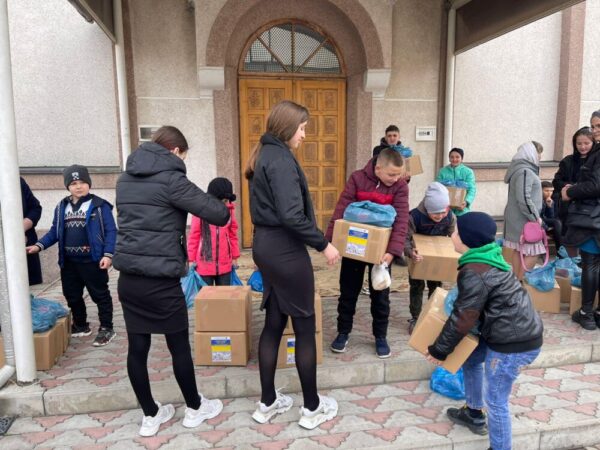 Daruri de Paști din partea clujenilor pentru 700 de copiii români și ucrainieni