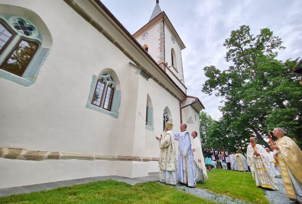 Biserica „Buna Vestire” din Cepari, monument istoric, resfințită de Mitropolitul Clujului