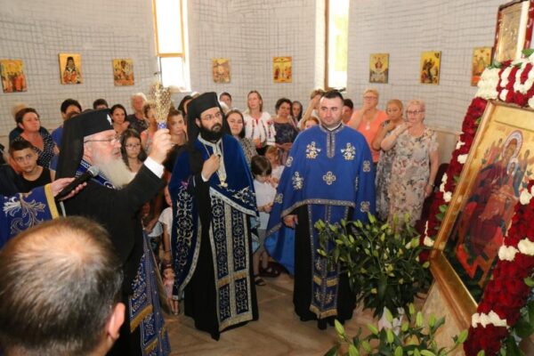 Clipe de bucurie duhovnicească în Parohia „Sfântul Nectarie” Dej
