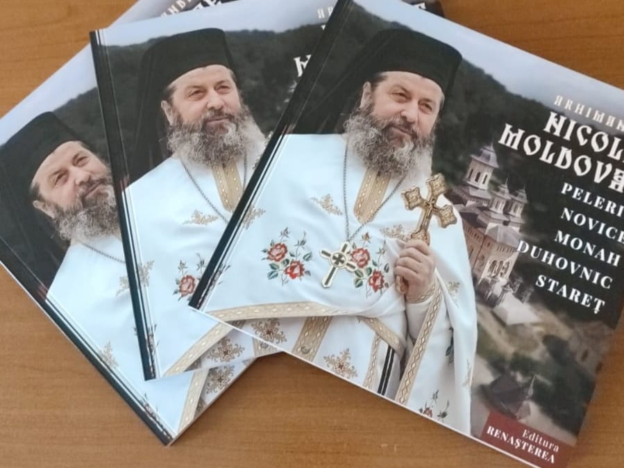 Cartea „Pelerin, novice, monah, duhovnic și stareț: Arhim. Nicolae Moldovan”, prezentată de Mitropolitul Andrei