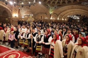 Cinstitul Brâu al Maicii Domnului a ajuns la Catedrala Episcopală “Sfânta Treime” din Baia Mare