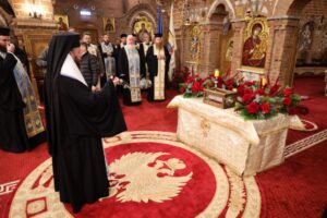 Cinstitul Brâu al Maicii Domnului a ajuns la Catedrala Episcopală “Sfânta Treime” din Baia Mare