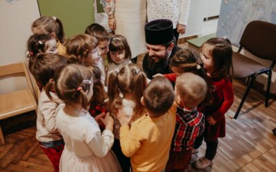 Binecuvântare arhierească și daruri de Crăciun pentru copiii de la Grădinița „Sfântul Stelian” a Arhiepiscopiei Clujului