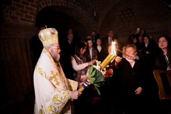 Praznicul Învierii Domnului la Catedrala Episcopală „Sfânta Treime” din Baia Mare