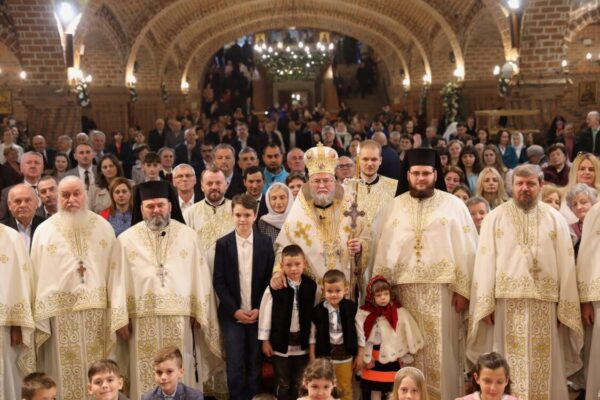 Slujba celei de a doua Învieri la Catedrala Episcopală „Sfânta Treime” din Baia Mare