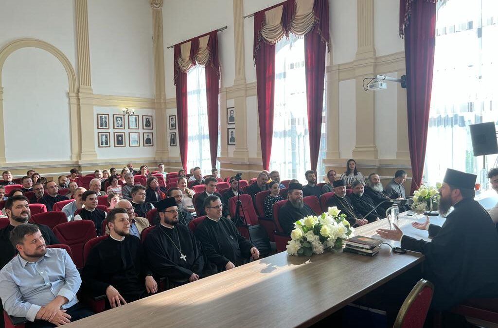 PS Benedict Bistrițeanul a conferențiat la Arad pe tema „Tânăr, pe cărări bătrâne. Pledoarie pentru o tinerețe în siguranță”