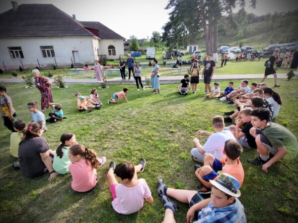 110 copii au participat la Școala de vară „Bucuria Copilăriei” în Parohia Codor