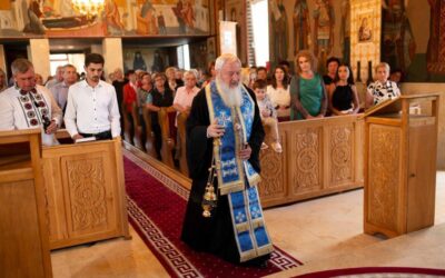 ÎPS Părinte Andrei a oficiat slujba Paraclisului Maicii Domnului în Parohia Ocna Dej I