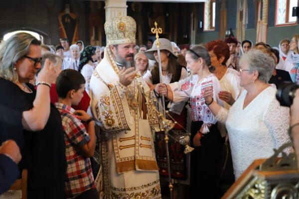 PS Macarie a participat la zilele hramului Parohiei clujene „Adormirea Maicii Domnului”
