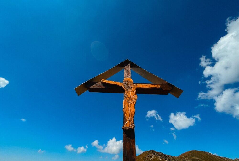 Crucea – stindardul vieții | PS Benedict Bistrițeanul