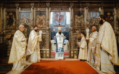 Slujire arhierească la Catedrala Mitropolitană din Cluj-Napoca, la sărbătoarea Acoperământului Maicii Domnului