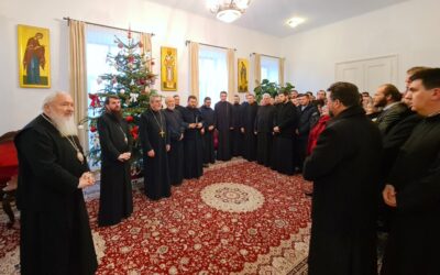 Clericii clujeni, profesorii de religie și angajații Arhiepiscopiei Clujului și-au colindat ierarhii