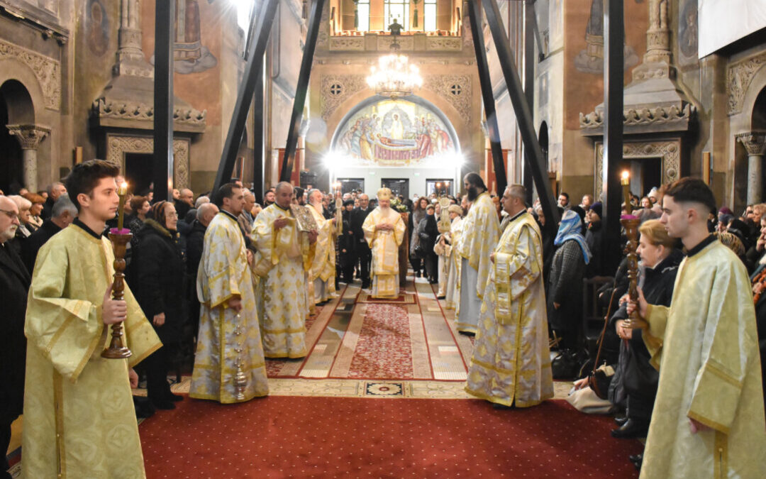 Slujire arhierească la Catedrala Mitropolitană din Cluj-Napoca, în Duminica a 31-a după Rusalii
