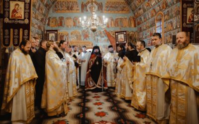 Sf. Cuv. Daniil Sihastrul, cel dintâi stareț al Mănăstirii Voroneț, prăznuit în prezența Episcopului-vicar Benedict Bistrițeanul