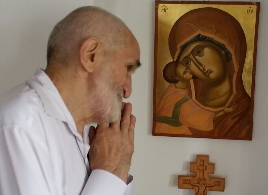 Cuviosul Gherontie de la Tismana, „nebunul frumos” | Episcopul Benedict Bistrițeanul