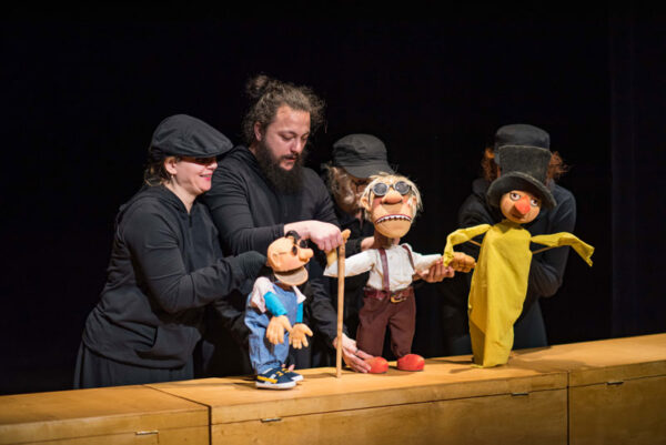„Muzicanții din Bremen” și „Trei cadouri fermecate”, la Teatrul de Păpuși „Puck”