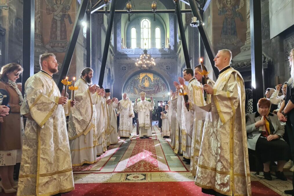 Sfânta Liturghie arhierească din prima zi de Paști | Catedrala Mitropolitană din Cluj-Napoca