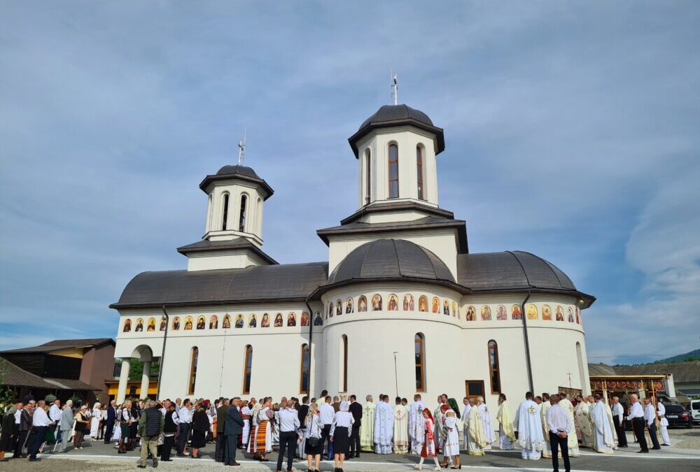 Sfințirea Bisericii „Sfântul Proroc Ilie Tesviteanul” din Prundu Bârgăului