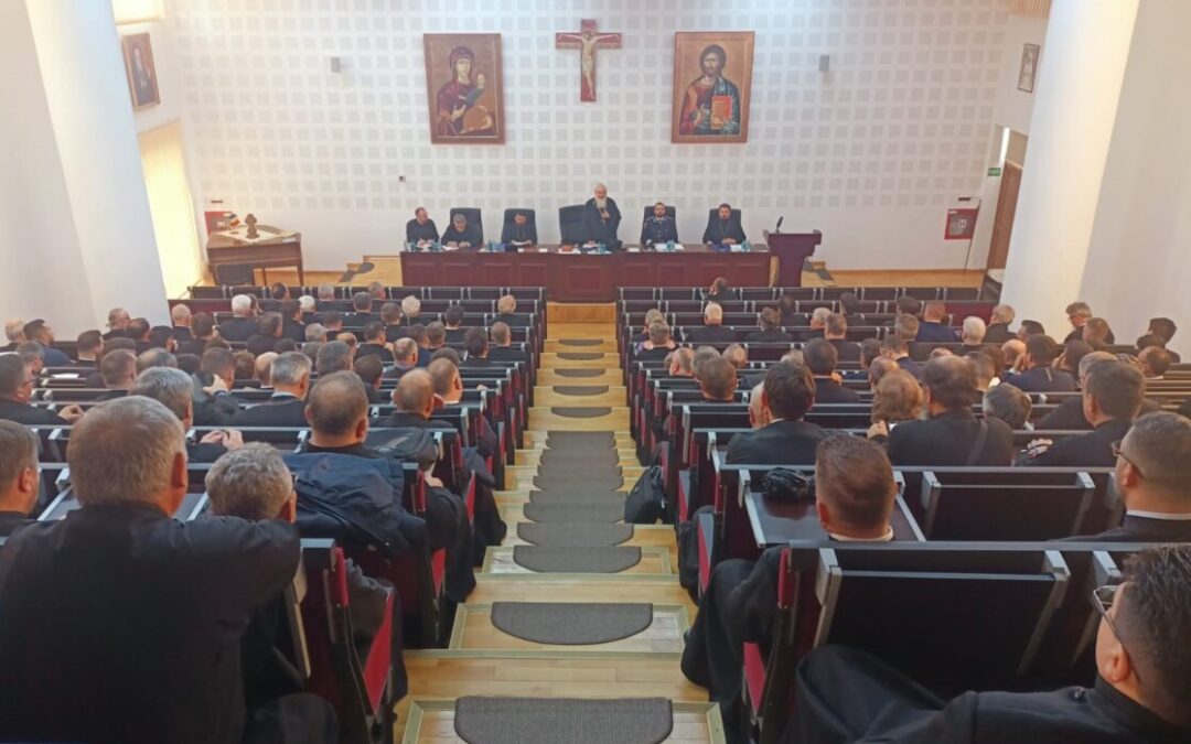Conferință preoțească de primăvară în Protopopiatele Cluj I și Cluj II | Printre subiecte: sfinții tămăduitori fără de arginți și prevenirea consumului de droguri în rândul tinerilor