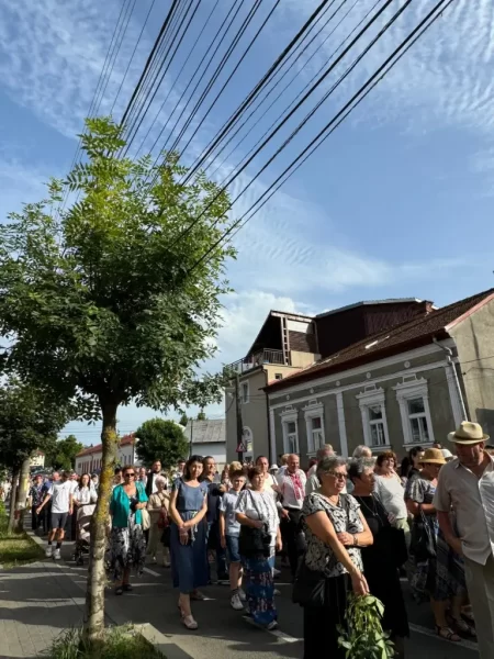 Procesiune de Rusalii și Vecernia plecării genunchilor la Dej