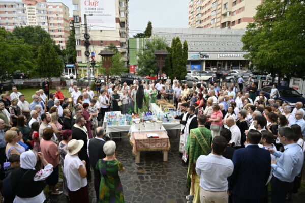 Sărbătoarea hramului în Parohia „Pogorârea Sfântului Duh” din Cluj-Napoca