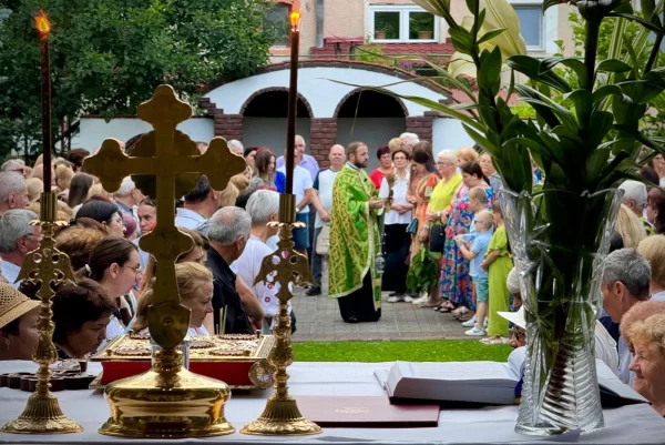 Procesiune de Rusalii și Vecernia plecării genunchilor la Dej