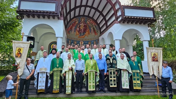 Procesiune de Rusalii și Vecernia plecării genunchilor la Dej