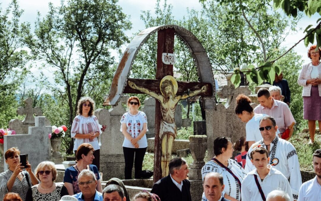 Iubirea lui Dumnezeu şi a sfinţilor iradiază spre noi şi în noi, întărindu-ne | Părintele Dumitru Stăniloae